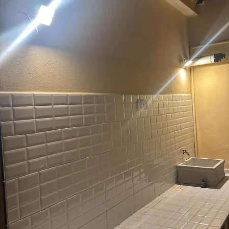 Stanza Con Bagno Privato In Attico